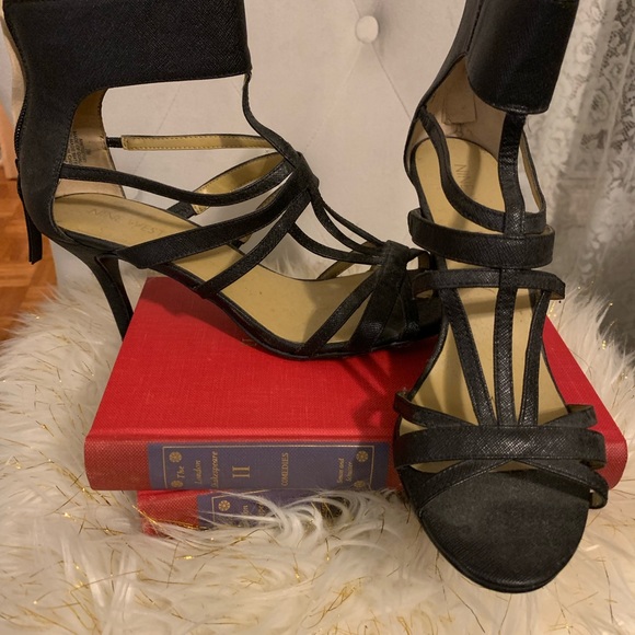 Classy & Comfy size 7 Nine West High heeled Sandals perfect for you - Picture 2 of 6